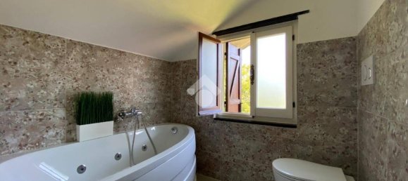 4 bedrooms Apartment in Casella, Italy No. 71775 8