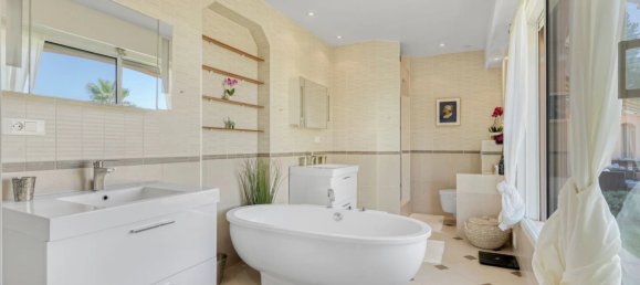 6 bedrooms Villa in Mouans-Sartoux, France No. 1944 13