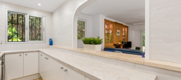 Apartamento de 3 dormitorios en Marbella, Spain No. 270291 26