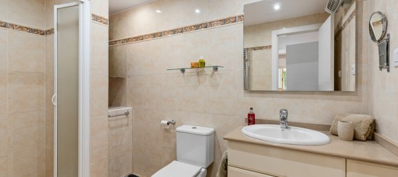 Apartamento de 3 dormitorios en Marbella, Spain No. 270291 5