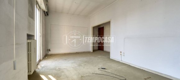 2 Schlafzimmer Wohnung in Cremona, Italy, Nr. 219914 2
