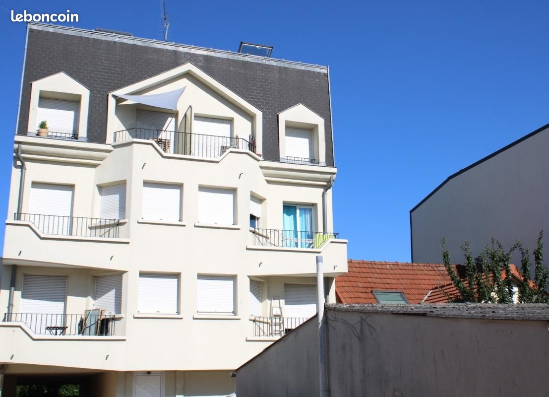 Studio in Pontault-Combault, France No. 168399