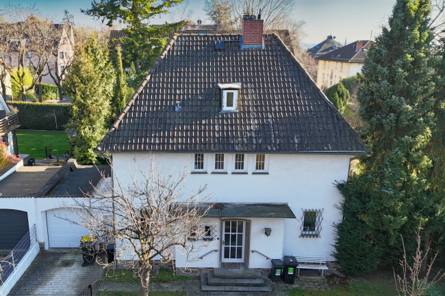 Дом с 5 спальнями в Висбаден, Германия № 22707