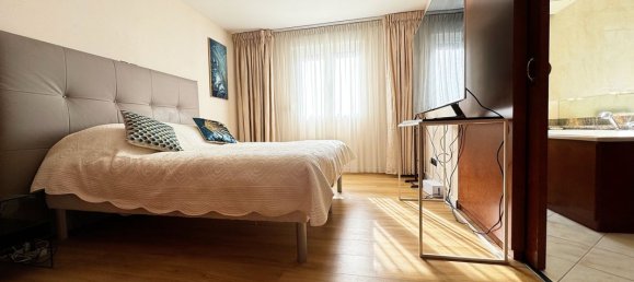 5 bedrooms House in Taissy, France No. 271401 2