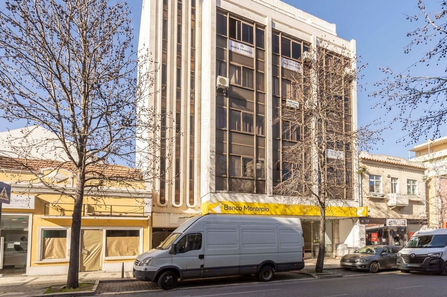 28m² Office in Barreiro, Portugal No. 60134