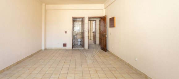 28m² Office in Barreiro, Portugal No. 60134 9