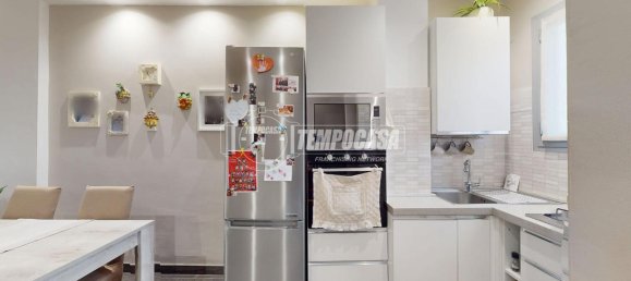 3 rooms Apartment in Turin, Italy No. 11618 12