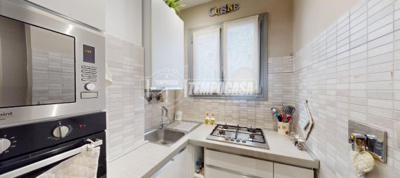 3 rooms Apartment in Turin, Italy No. 11618 11