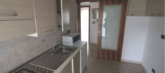 Apartamento de 2 dormitorios en Como, Italy No. 53048 3