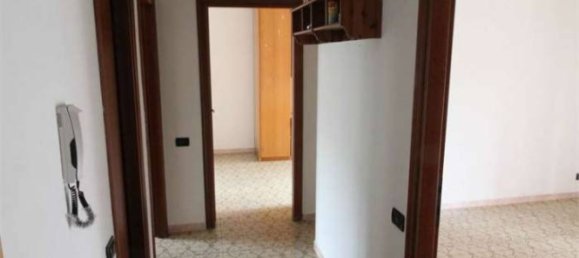 Apartamento de 2 dormitorios en Como, Italy No. 53048 8