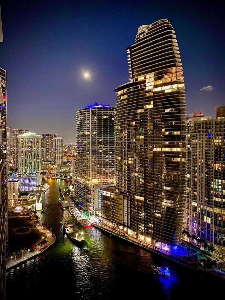 2 dormitorios propiedad comercial en venta en Miami, Miami-Dade, Florida, USA № 614384