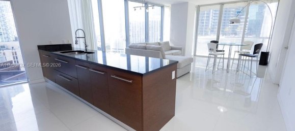 2 dormitorios propiedad comercial en venta en Miami, Miami-Dade, Florida, USA № 614384 2