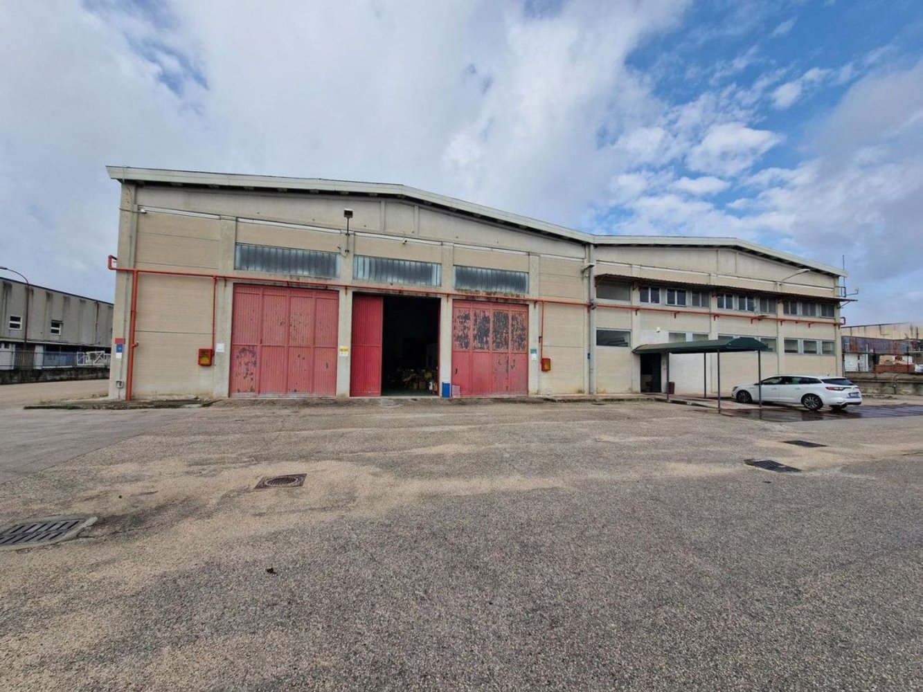 4200m² Warehouse in Marcianise, Italy No. 374891