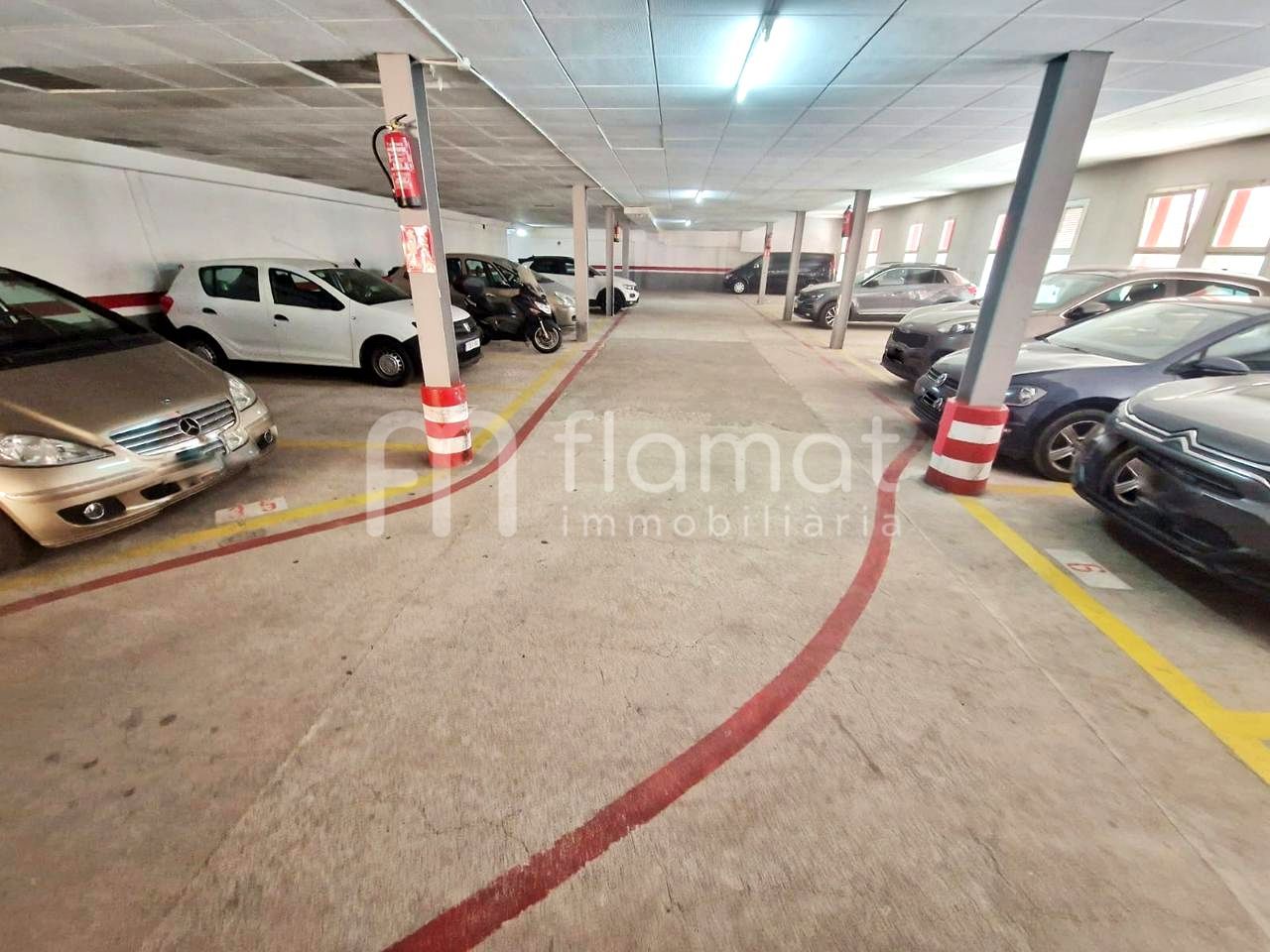 Гараж 15м² в Бланес, Испания № 194295