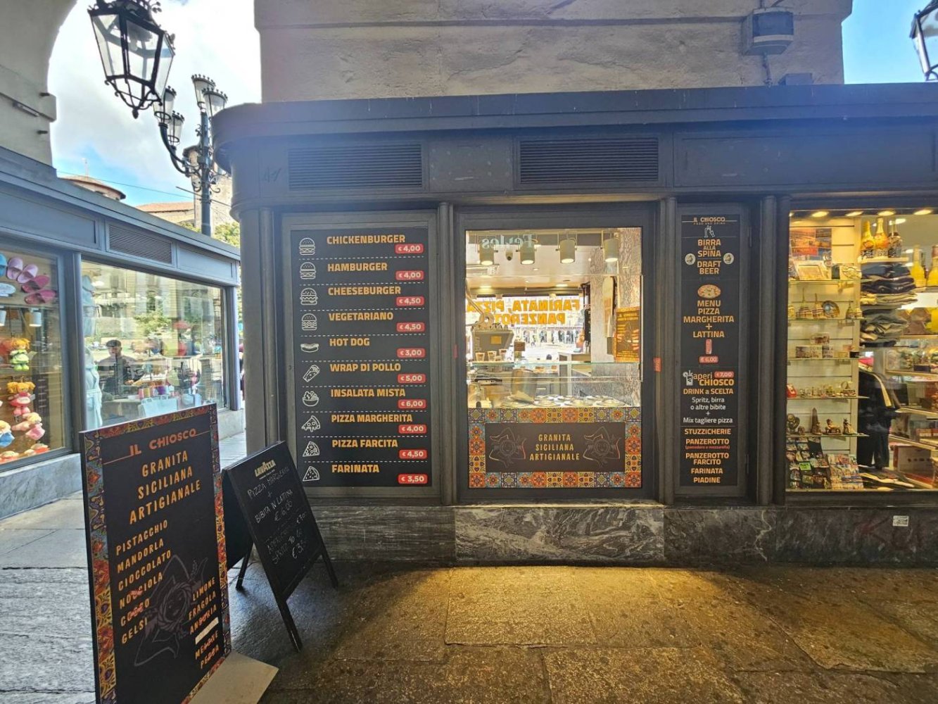 2غرفة عقار تجاري في Turin, Italy رقم 330770