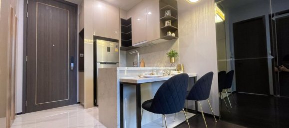 Apartamento com 1 quarto em condomínio em Watthana, Thailand N.º 4622 3