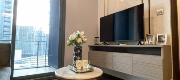 Apartamento com 1 quarto em condomínio em Watthana, Thailand N.º 4622 2