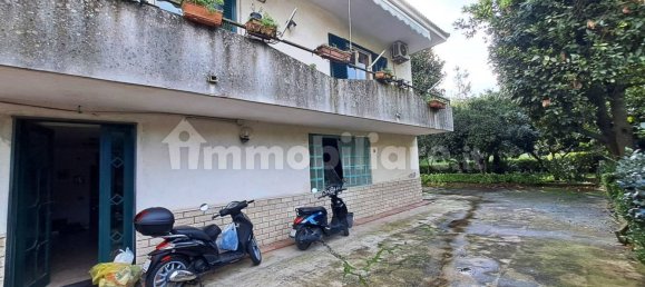 5 bedrooms Apartment in Naples, Italy No. 129084 7