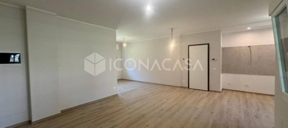 4 rooms Apartment in Sassuolo, Italy No. 379118 3