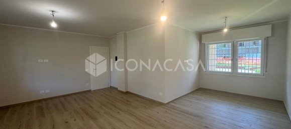 4 rooms Apartment in Sassuolo, Italy No. 379118 2