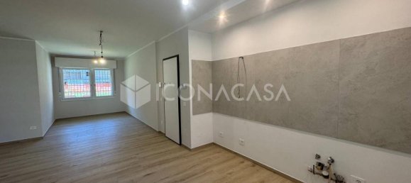 4 rooms Apartment in Sassuolo, Italy No. 379118 8