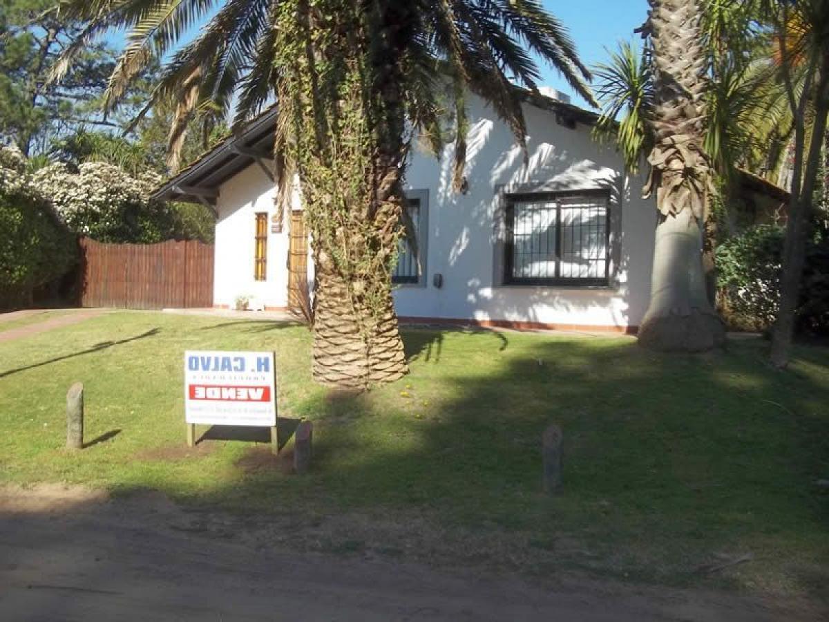 3 bedrooms House in Mar del Plata, Argentina No. 94697