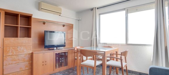 3 Schlafzimmer Wohnung in L'Hospitalet de Llobregat, Spain, Nr. 163927 2