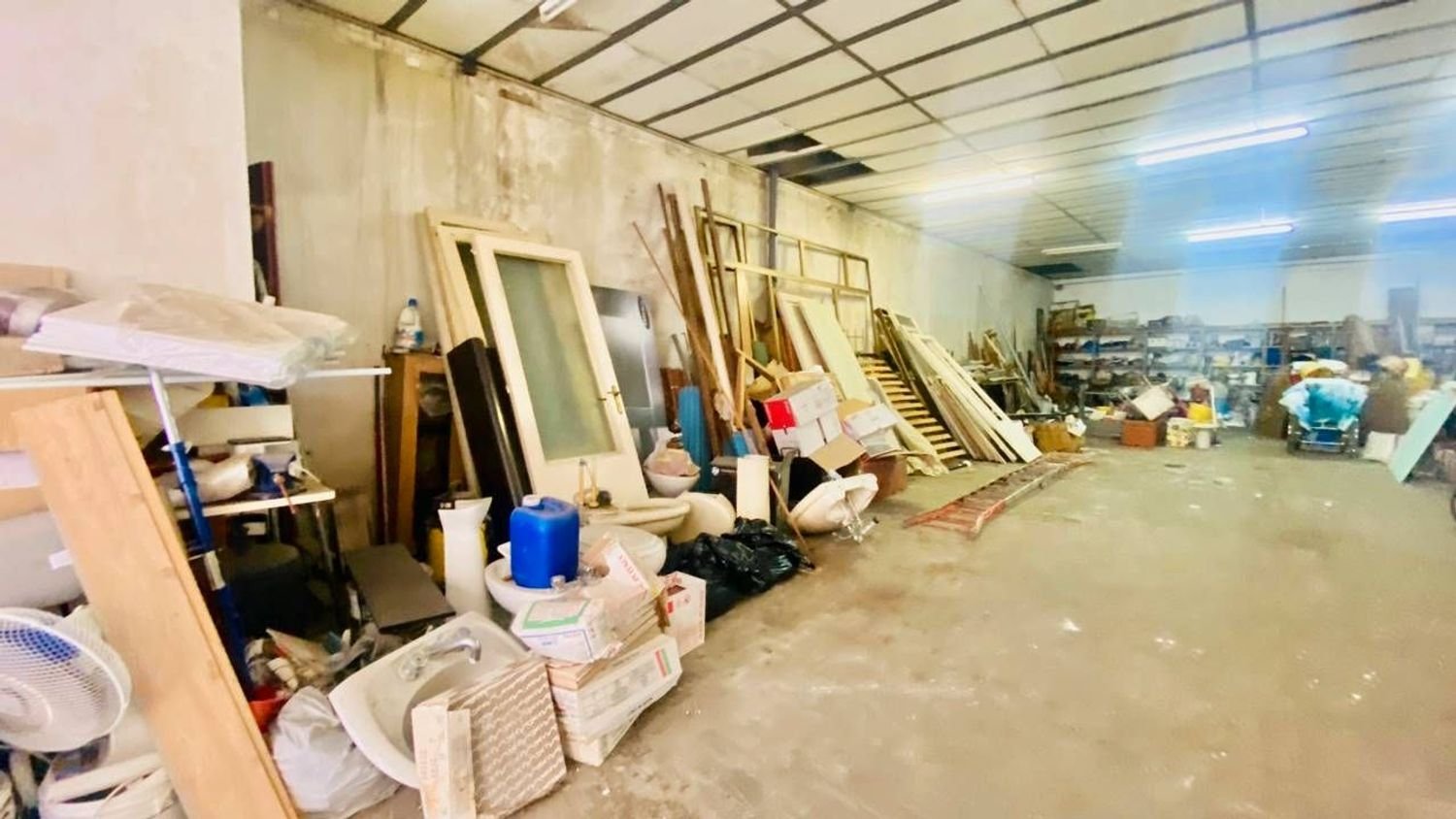 Propiedad comercial en Catania, Italy 150 m² No. 285920