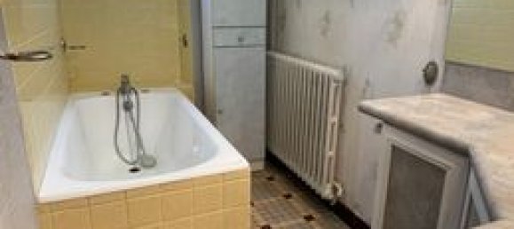 2 bedrooms House in Mayenne, France No. 307467 15