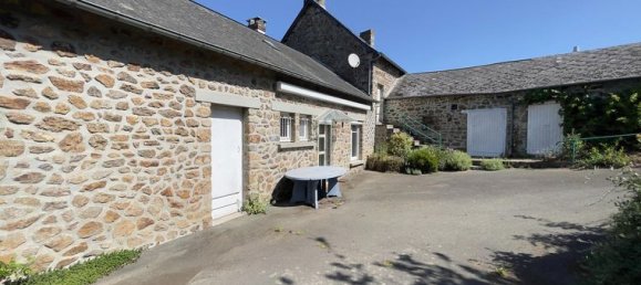 2 bedrooms House in Mayenne, France No. 307467 2