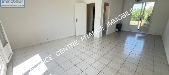 Casa de 3 dormitorios en Bourges, France No. 217494 5