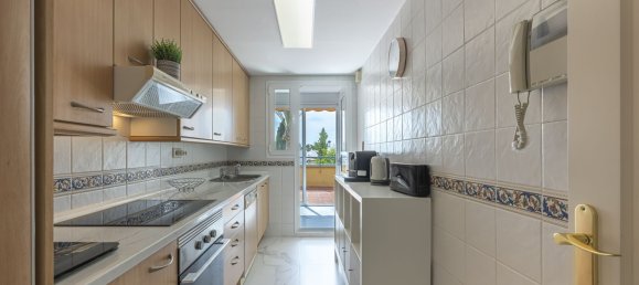 3 bedrooms Penthouse in Marbella, Spain No. 93108 13