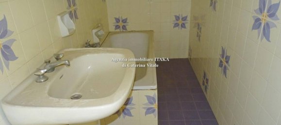 3-salle Appartement à Villabate, Italy No. 40271 10