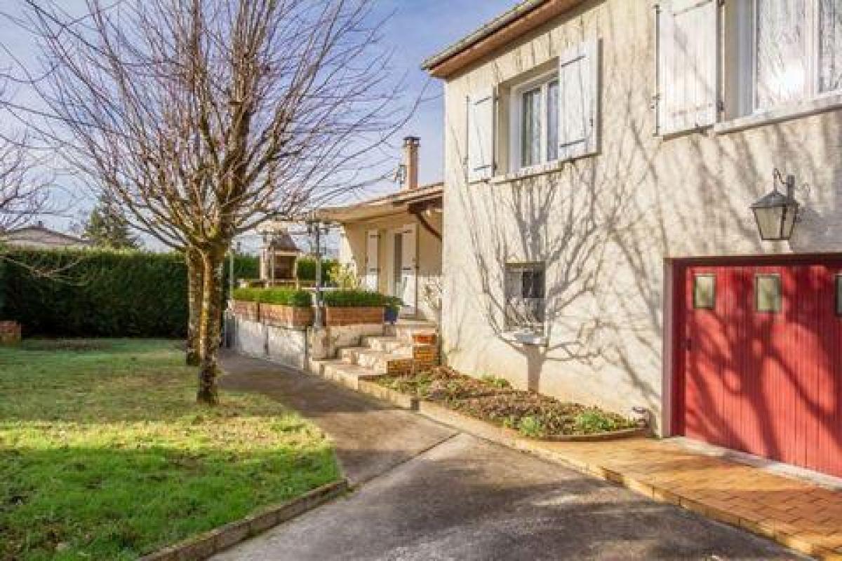 4 Schlafzimmer Haus in Touvre, France, Nr. 25868