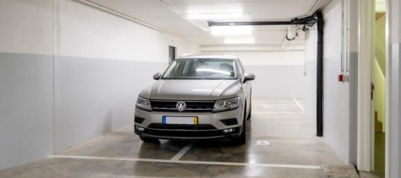 3 bedrooms Apartment in Porto, Portugal No. 44425 19