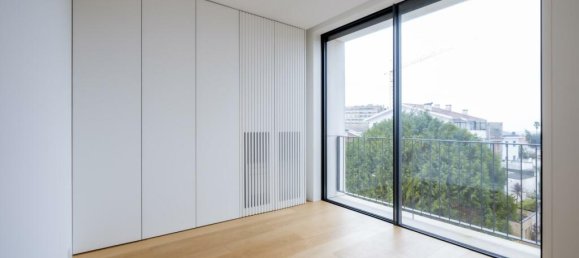 3 bedrooms Apartment in Porto, Portugal No. 44425 12