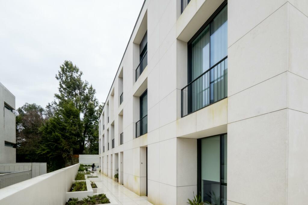 3 bedrooms Apartment in Porto, Portugal No. 44425