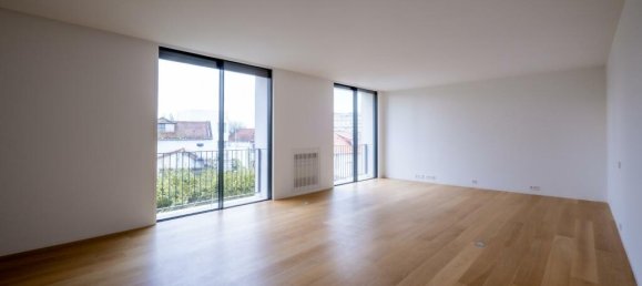 3 bedrooms Apartment in Porto, Portugal No. 44425 2