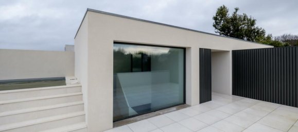 3 bedrooms Apartment in Porto, Portugal No. 44425 4