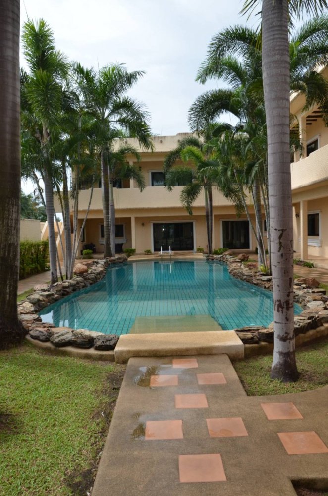 2 bedrooms Condo in Pattaya, Thailand No. 1266