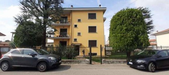 Apartamento de 4 dormitorios en Urgnano, Italy No. 8170 5