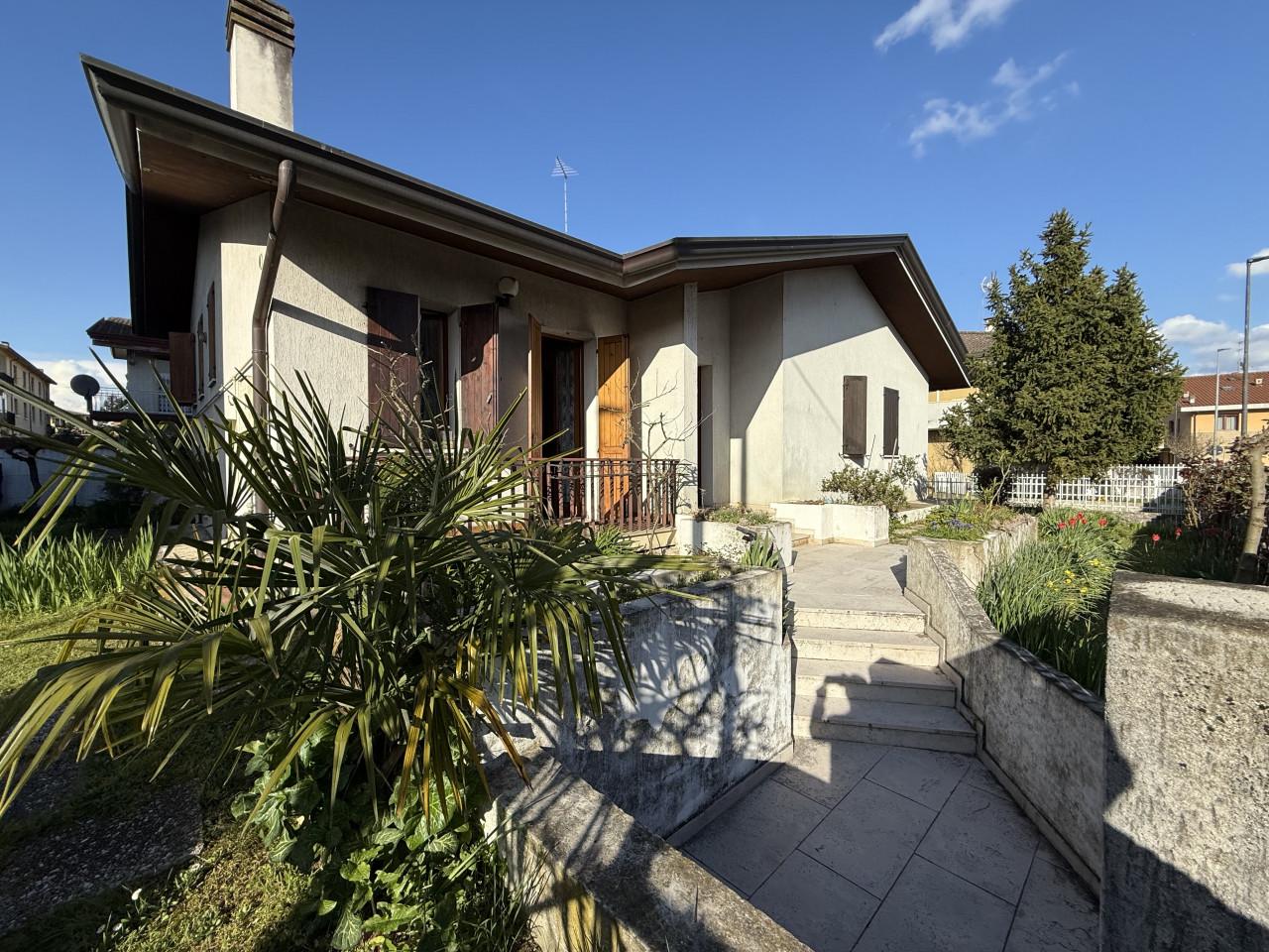 5 rooms House in Abano Terme, Italy No. 38370