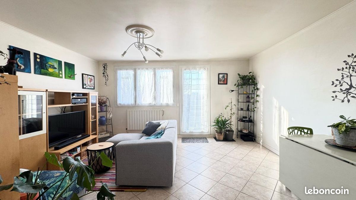 Apartamento T2 em Le Plessis-Trevise, France N.º 151269