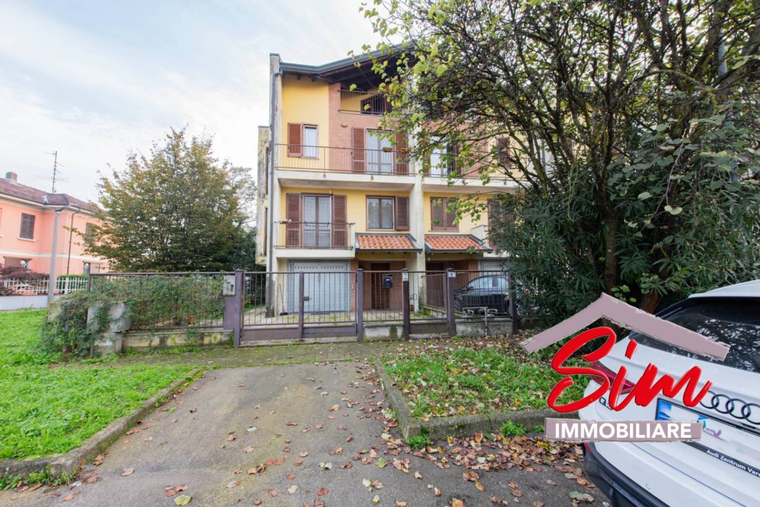 3 bedrooms Villa in Galliate, Italy No. 222879