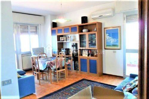3 bedrooms Penthouse in Carrara, Italy No. 76107