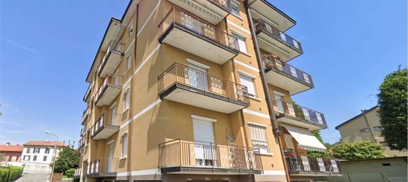 4-Zimmer Wohnung in Cassago Brianza, Italy, Nr. 272351 2