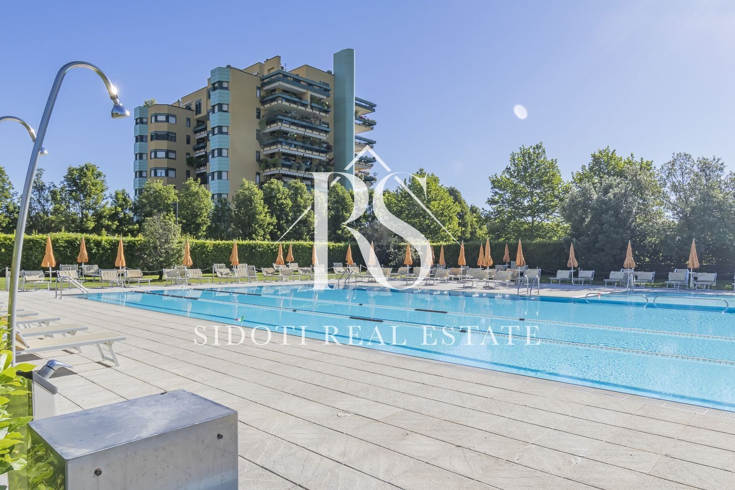 4 rooms Apartment in Pioltello, Italy No. 2564