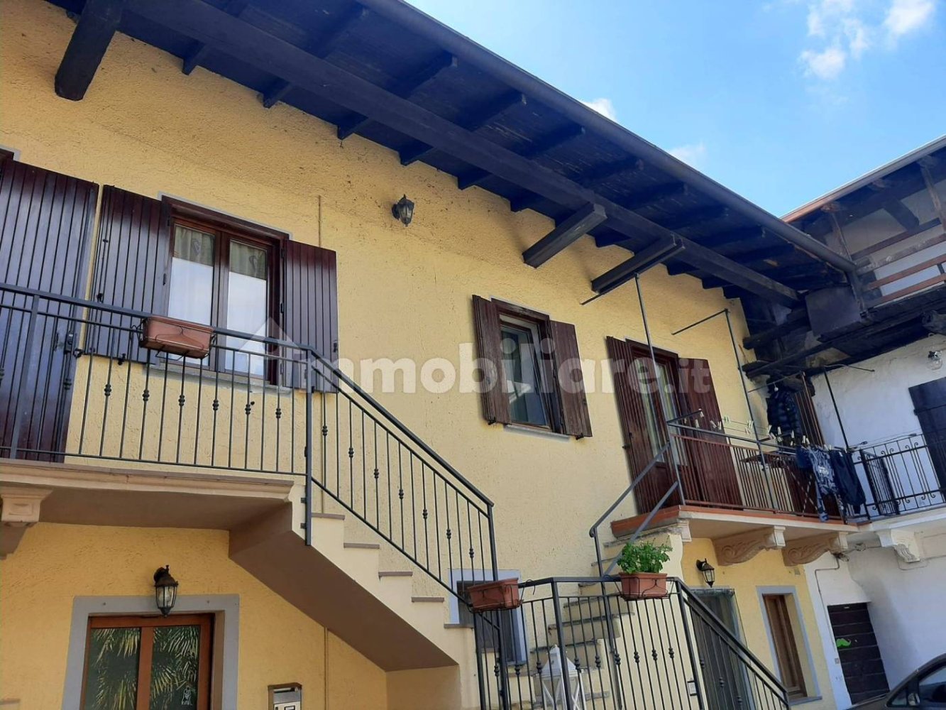 3 غرف نوم شقة في Varallo Pombia, Italy رقم 70187