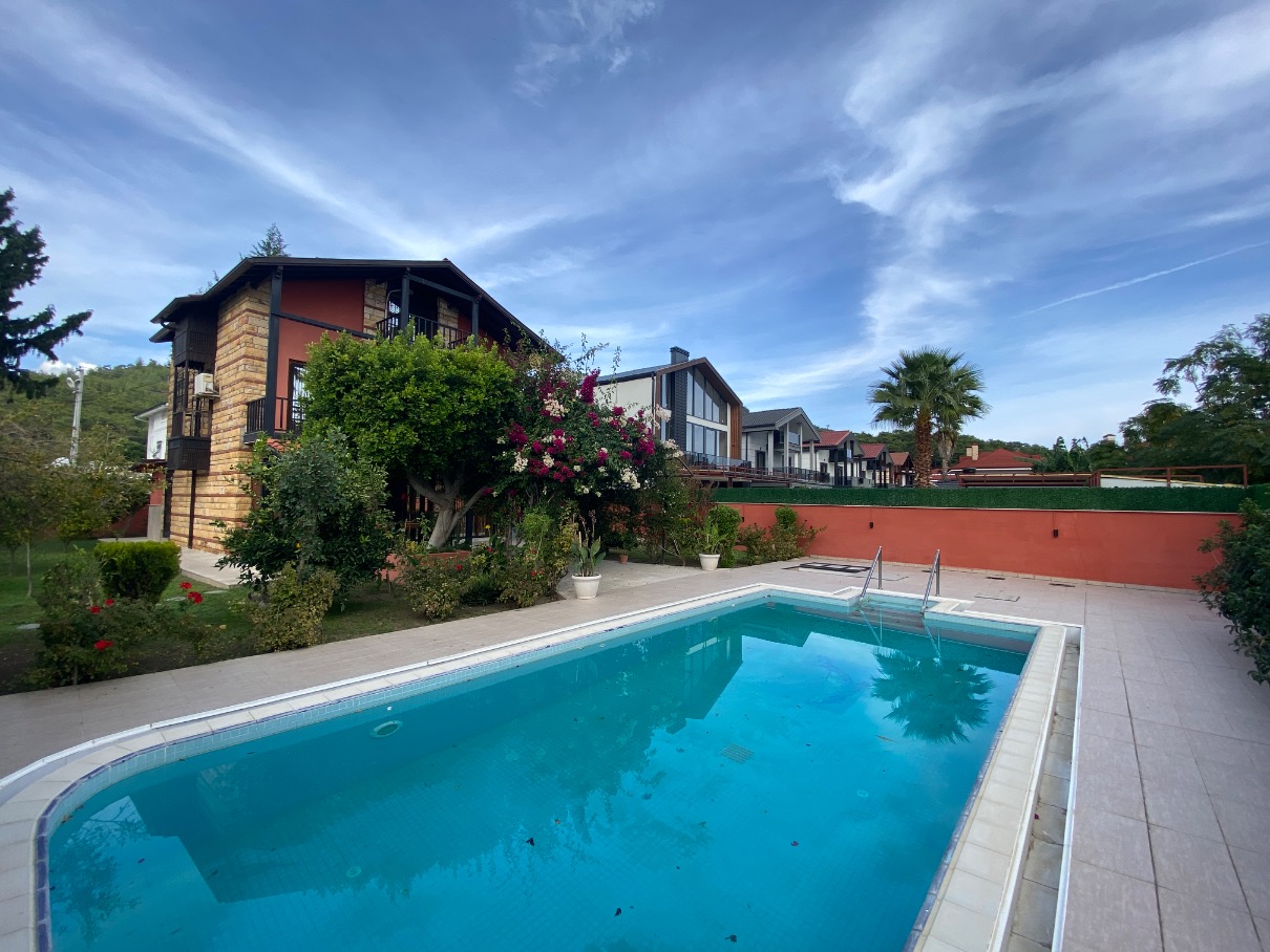 Villa 4+1 à Kemer, Turkey No. 47683