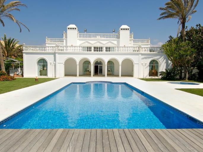 7 Schlafzimmer Villa in Estepona, Spain, Nr. 69130
